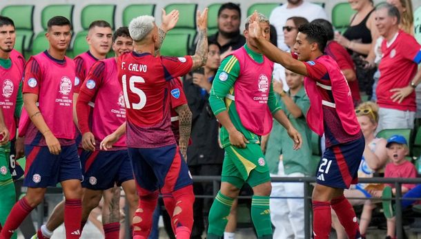 Costa Rica le ganó 2-1 a Paraguay pero se despidió de la Copa América