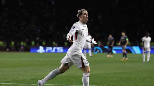 Alejandro Garnacho volvió a convertir y rescató el empate del Chelsea ante Qarabag