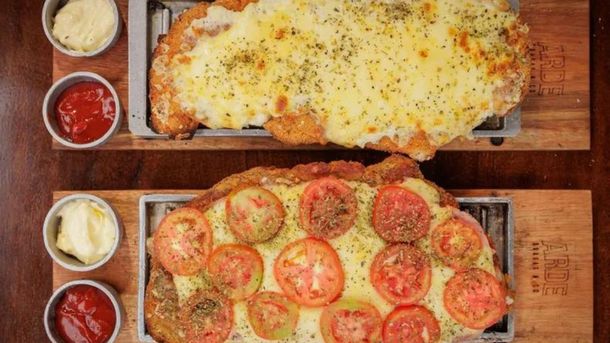 Además de sus cortes de carne premium, las milanesas suelen ser una opción tentadora y atractiva. Además de sus cortes de carne premium, las milanesas suelen ser una opción tentadora y atractiva.