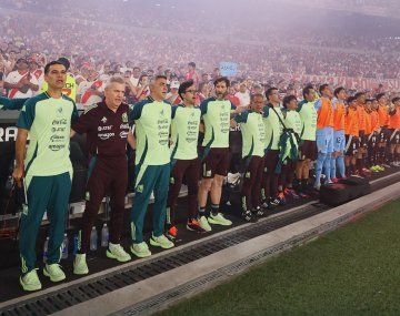 Papelón: la reacción de los hinchas tras la derrota de México ante River
