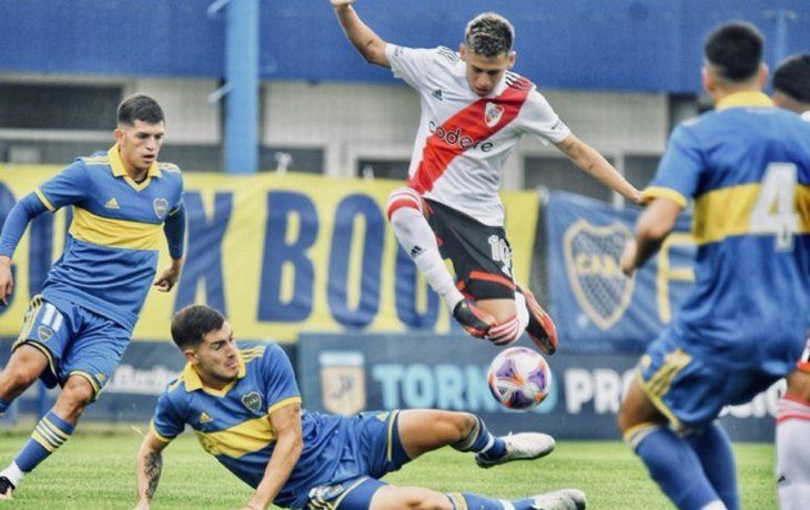 El gesto de Echeverri en el Superclásico de Reserva que enloqueció a los hinchas
