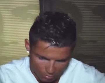 ¿Abandonó? Cristiano volvió a irse mientras le hacían una entrevista