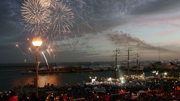 la fragata libertad llego al puerto de mar del plata la fragata libertad llego al puerto de mar del plata