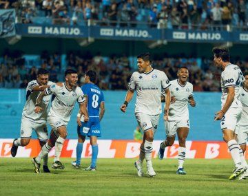 Independiente Rivadavia venció a Estudiantes (RC) de visitante y es líder perfecto