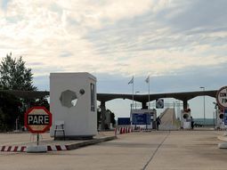 Los peajes mantienen su valoren dólares, pero fueron adaptados al tipo de cambio vigente. Los peajes mantienen su valoren dólares, pero fueron adaptados al tipo de cambio vigente.