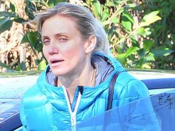 cameron diaz sorprende sin maquillaje y con un look casual cameron diaz sorprende sin maquillaje y con un look casual