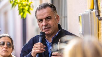 Yamandú Orsi descartó iniciar acciones legales por el momento contra su denunciante. Yamandú Orsi descartó iniciar acciones legales por el momento contra su denunciante.