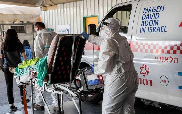 Murió el primer hombre reinfectado con una nueva cepa del coronavirus en Israel