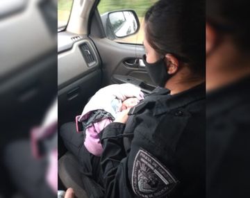 Hallaron a una beba recién nacida en una bolsa de plástico y con heridas de arma blanca