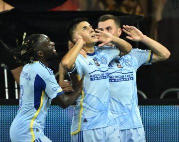 Atención Boca: el golazo de Thiago Almada con guiño a Riquelme