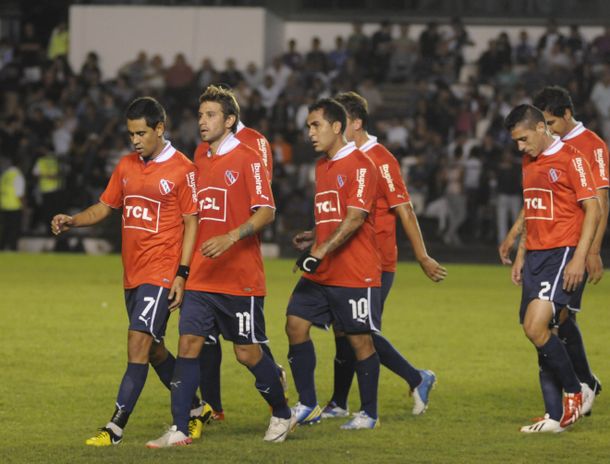 Con De Felippe, el Rojo va por la resurrección en la B Nacional
