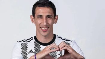 angel di maria llego a torino para firmar su contrato con juventus angel di maria llego a torino para firmar su contrato con juventus