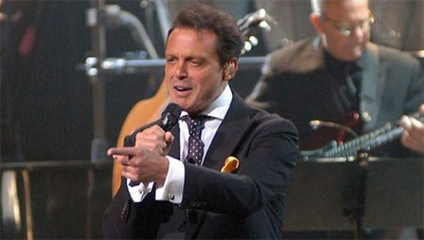 Notifican a Luis Miguel de la demanda que le inició su ex Aracely Arámbula