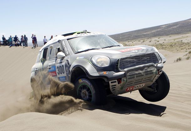 Carlos Sainz, el gran ganador de la cuarta etapa del Dakar