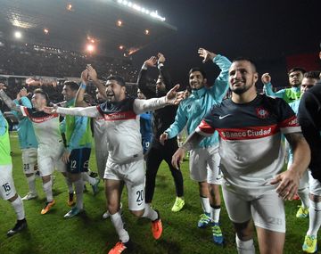 Las fotos de la clasificación de San Lorenzo a la final