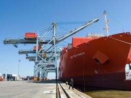 La Fiscallía archivó por segunda vez el expendiente contra la extensión de la conseción del puerto a la empresa belga Katoen Natie. La Fiscallía archivó por segunda vez el expendiente contra la extensión de la conseción del puerto a la empresa belga Katoen Natie.