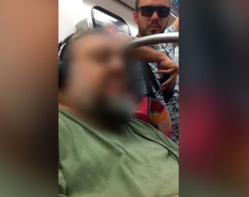 Escracharon a un depravado que sacaba fotos a mujeres en el subte