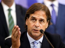 lacalle pou apoya publicamente al senador gustavo penades lacalle pou apoya publicamente al senador gustavo penades