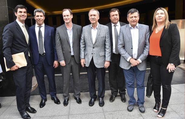 Nueve gobernadores piden un proyecto consensuado de Ganancias