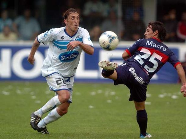 Rafaela visita a un Tigre preocupado por el promedio