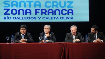 de vido y zannini presentaron el pliego de licitacion de una zona franca en santa cruz de vido y zannini presentaron el pliego de licitacion de una zona franca en santa cruz