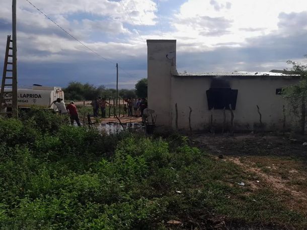 Santiago del Estero: un nene de 4 años murió al prenderse fuego su casa