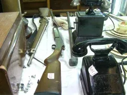Clausuraron un local donde se subastaban armas ilegales