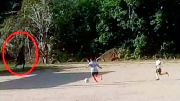 Colombia: un grupo de nenes vieron al diablo durante un picadito