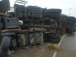Camion Saqueado en Córdoba