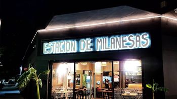 hoy con mucha angustia nos toca despedirnos: la despedida de un local de milanesas que cerro por la crisis economica hoy con mucha angustia nos toca despedirnos: la despedida de un local de milanesas que cerro por la crisis economica