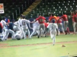 Batalla campal en un partido de béisbol