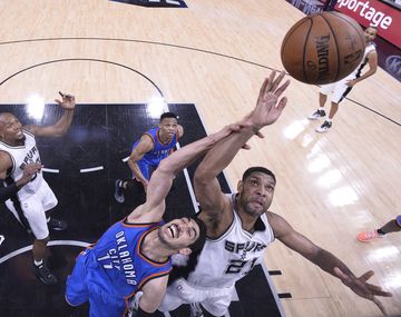 Los Spurs cayeron ante Oklahoma y quedaron el borde de la eliminación