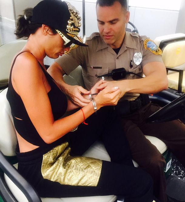 Vicky Xipolitakis, insólita, agradece a su estafador: Me contrató para verme desnuda y morocha pero me pagó todo