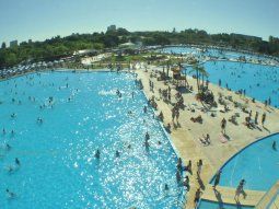 Calor agobiante en Buenos Aires: a qué piletas se puede ir