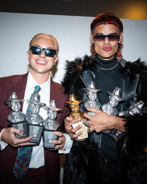 Ca7riel y Paco Amoroso ganaron el Premio Gardel de Oro: “Aguante Gardel, aguante Maradona, y viva Perón