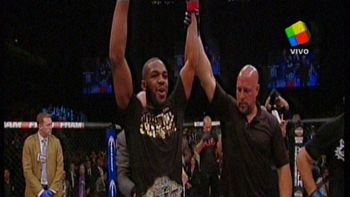 ufc: jones retuvo el titulo tras derrotar a teixeira en una pelea imperdible ufc: jones retuvo el titulo tras derrotar a teixeira en una pelea imperdible