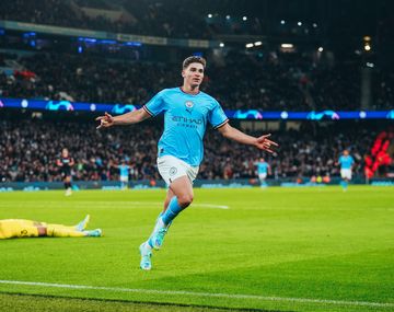 El gol de Julián Álvarez en el 3-1 del Manchester City