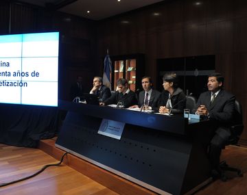 Las claves para entender el blanqueo de los dólares