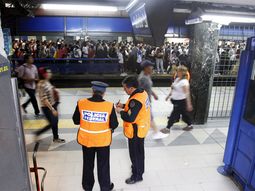 Hubo incidentes en la estación Constitución por demoras