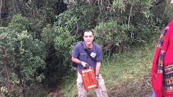 Hallan la caja negra del avión Hallan la caja negra del avión