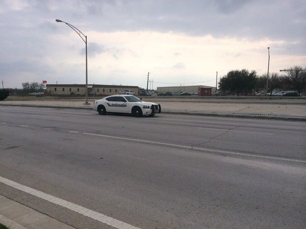 Estados Unidos: un muerto y al menos ocho heridos en un tiroteo en una base militar