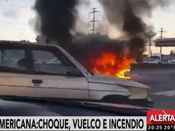 video espectacular choque, vuelco e incendio en panamericana: un herido grave video espectacular choque, vuelco e incendio en panamericana: un herido grave
