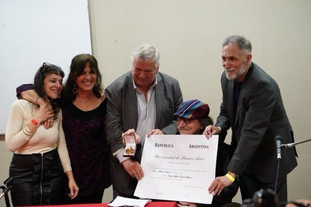Le otorgaron a Charly García el título de Doctor Honoris Causa en la UBA