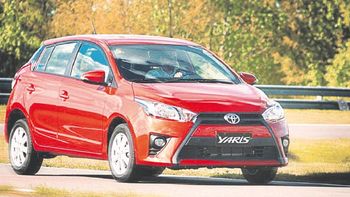 En busca de nuevos segmentos, Toyota presentó el Yaris. En busca de nuevos segmentos, Toyota presentó el Yaris.