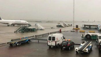 Por la tormenta, hubo grandes demoras en el Aeropuerto de Ezeiza