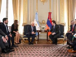 Milei inauguró el sábado reuniéndose con el presidente de Armenia