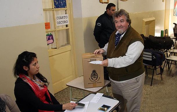 El intendente de Bariloche Goye fue destituido