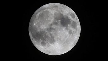 Desde el Planetario de Buenos Aires indicaron que este lunes no será una luna gigante en el cielo. Desde el Planetario de Buenos Aires indicaron que este lunes no será una luna gigante en el cielo.