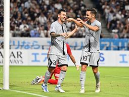 Lionel Messi marcó un gol y asistió a Neymar para la goleada del PSG en el cierre de la gira por Japón. Lionel Messi marcó un gol y asistió a Neymar para la goleada del PSG en el cierre de la gira por Japón.