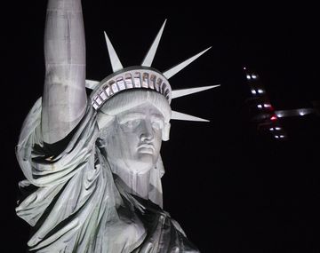 La Estatua de la Libertad desde un avión solar